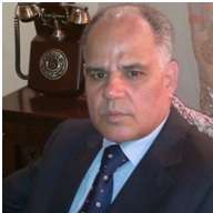 كاتب ومحلل سياسي 

دكتوراة في القانون العام جامعة محمد الخامس المغرب 
محاضر في جامعة الأزهر - فلسطين