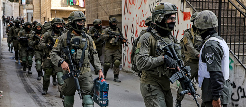قوات الاحتلال الإسرائيلي تقتحم مخيم شعفاط شمال القدس المحتلة (تصوير: أ ف ب)